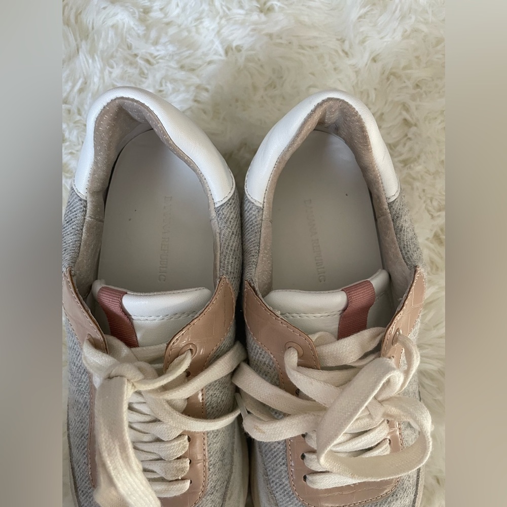 Banana Republic Essential Jogger Sneakers 8.5
